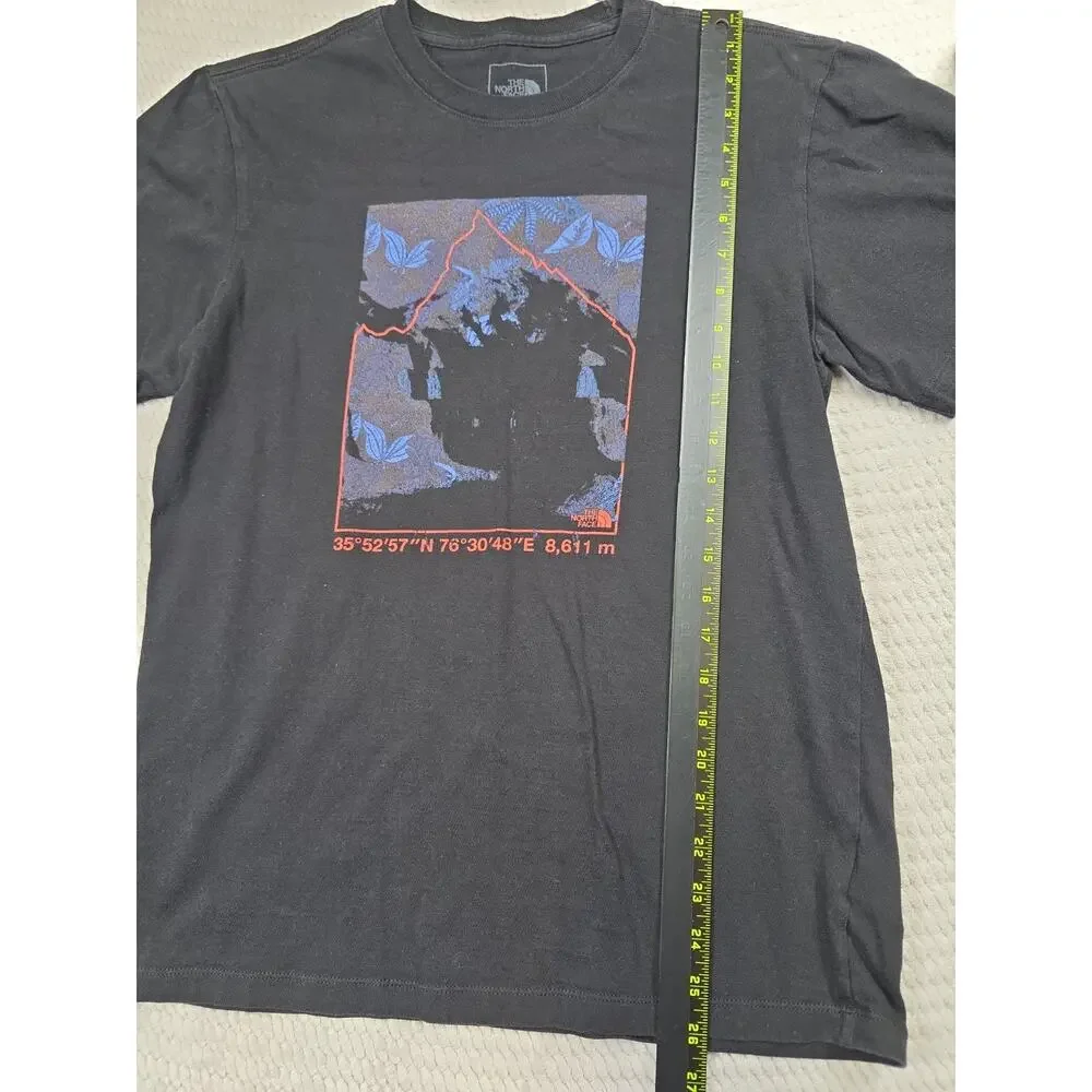 The North Face Shirt Mens Medium Black Short Sleeve Graphic Tshirt